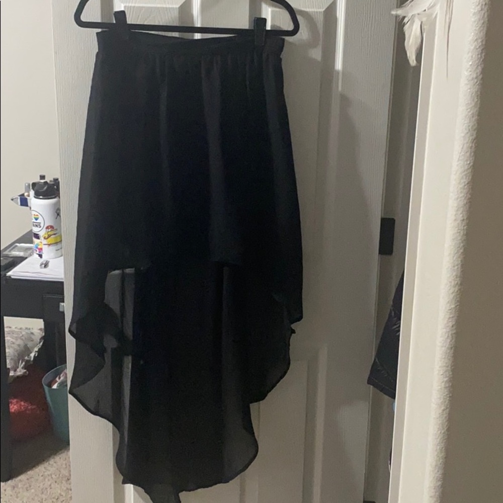 Women’s high-low skirt